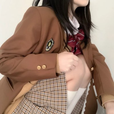 女销售勇闯时装周封面